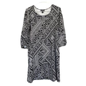 AB Studio Black & White Swing Dress with Side Pockets and 3/4 Sleeves